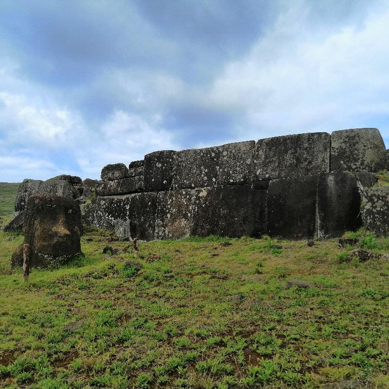 Île de Pâques : site inca Vinapu